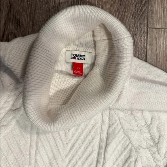 Tommy Hilfiger Off-White Turtleneck Sweater - Picture 4 of 8
